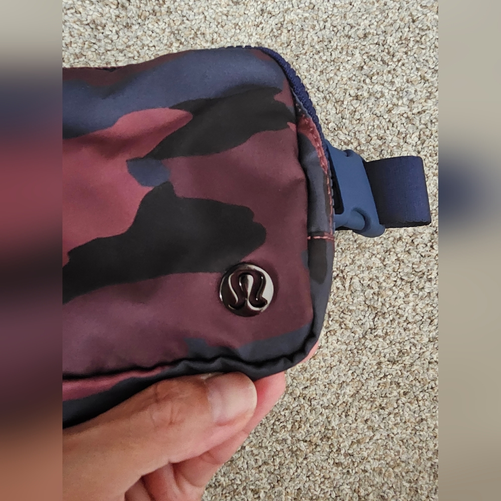 Lululemon everyday bag 1L - Picture 4 of 8